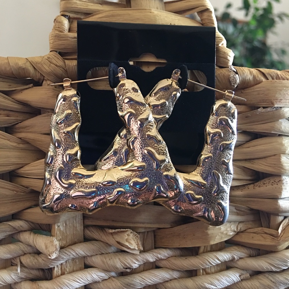 Gold tone textured lightweight hoop earrings